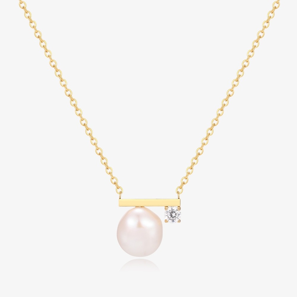 Designer’s Pick! Big sized organic pearl balance design necklace